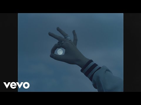 Naya - Girl On the Moon