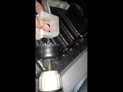 Clamping a camper shell