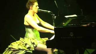 Amanda Palmer: &quot;Leeds United&quot; @ Sydney Opera House 27-Feb-09