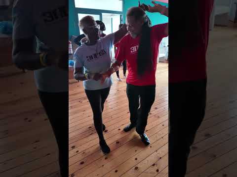 Ned takes Guests & Travellers through their steps at FitFever SALSOGA '25