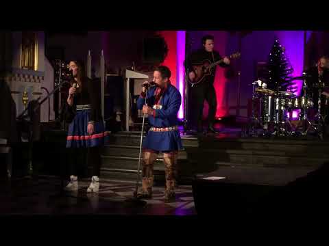 Jon Henrik Fjällgren feat. AnnaMi Svedjekrans - En värld full av strider