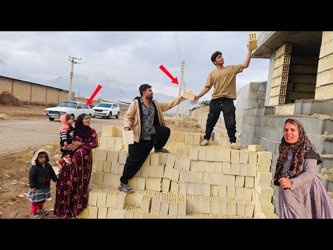Amir and Fatemeh from the Kohrig family help Ayas build a house:Soraya, Amir's second wife, is angry
