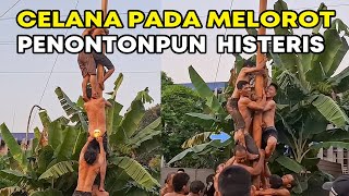 Download lagu BIKIN NGAKAK! CELANA MELOROT SAAT PANJAT PINANG mp3 Download lagu BIKIN NGAKAK! CELANA MELOROT SAAT PANJAT PINANG mp3