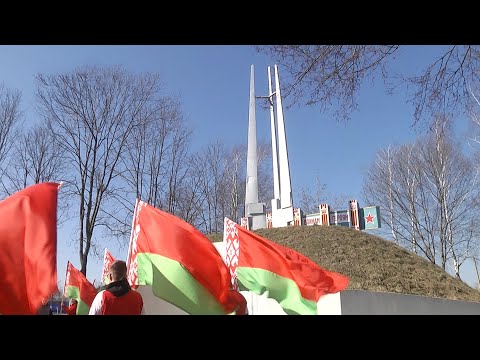 У Буда-Кашалёве ўзгадалі ахвяр нацысцкіх канцлагераў видео