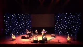 Brian May + Kerry Ellis : Can't help fallin in love