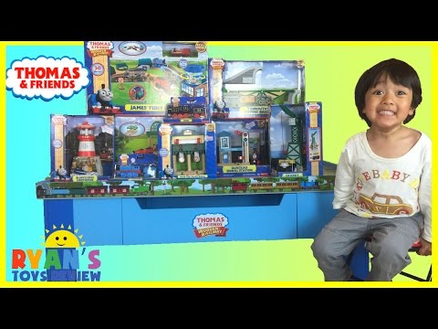 Thomas and Friends Wooden Railway Grow With Me Play Table toy trains for kids Video