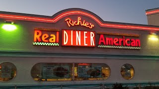 ITS EATING TIME: RICHIE'S Real Diner American - Live