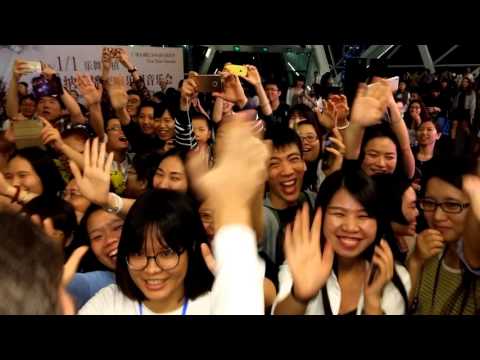 Perpetuum Jazzile - Amazing after-concert greeting by Chinese fans (Guangzhou, CN; Nov 9, 2015)