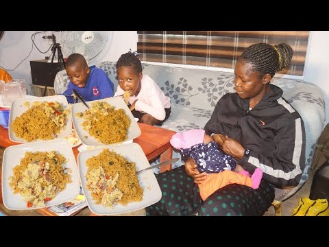 BREAKFAST TIME!! COOKING SUPER DELICIOUS BUDGET FRIENDLY FOOD FOR MY FAMILY NIGERIAN INDOMIE & EGG.