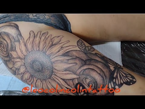 Linda tatuagem de girassol Tattoo de borboleta Tattoo Foral Tatuagem de Rose