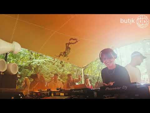 maša | themuddshow x Butik