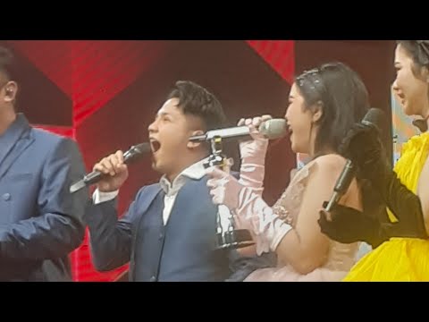 ZAHRA DA7 RAIH PIALA KATEGORI HOST DA7 TERFAVORIT DA7 SOCIAL MEDIA AWARDS