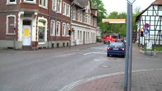 preview picture of video '(HD) Feuerwehr Einbeck (DLK) Drehleiter 18/12 rückt zum Kellerbrand aus'