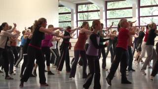 preview picture of video 'Zumba: Tanzen gegen Krebs - Haslach im Kinzigal'