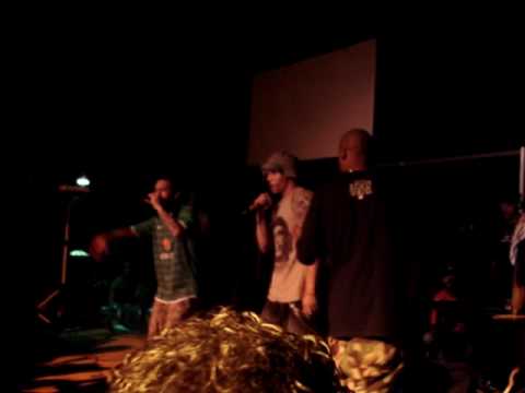 MESTIZO FEAT EL ENANO -  LA EPIDEMIA