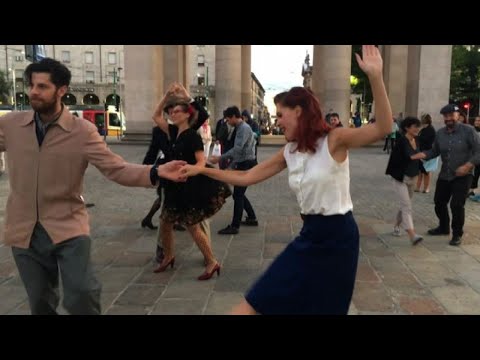 Milano ama lo Swing, ballerini in Darsena per Swing'n'Milan
