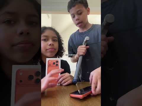 Khamrin BROKE Moms IPHONE 17 Pro 😭😭😭