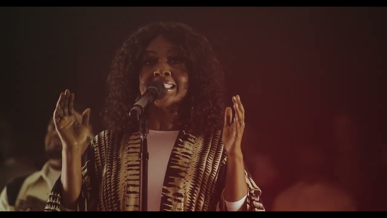CeCe Winans