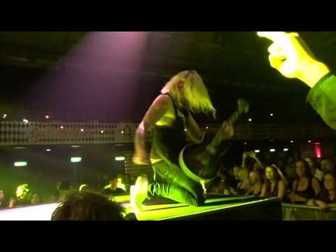 Santa Cruz live at Rocktoberfest, Aiming High, 2015 10 30