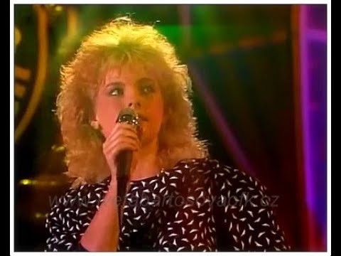 Iveta Bartošová ♡ Jen já a motýl