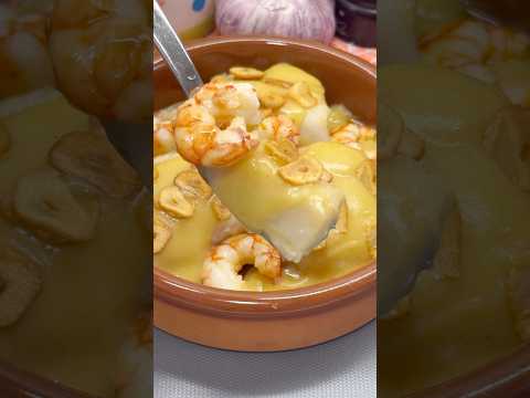 BACALAO AL PILPIL CON GAMBONES!! Para mojar pan sin control!😋👌🏻 #youtubeshorts  #shorts