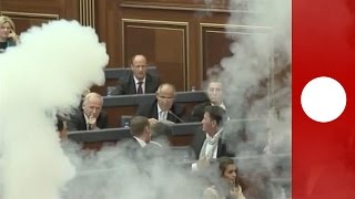 Kosovo: Tränengas und Tumulte im Parlament in Pristina