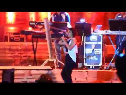 Sunidhi Chauhan Bhopal live performance