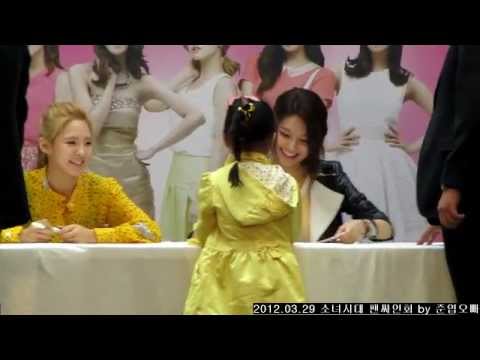 120329 Lotte Fansign - Sooyoung, Hyoyeon, Sunny Fancam 2