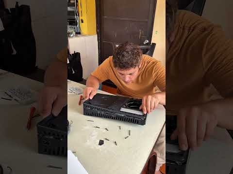 Así se ve una PS5 por dentro cuando se sobrecalienta
