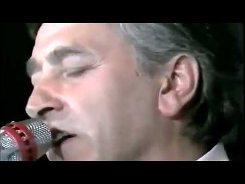 Spunta La Luna Dal Monte - Pierangelo Bertoli  con i Tazenda live 1991