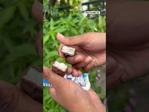 Bounty Coconut Chocolate 🍫 ₹60/- #shorts #foodreview #prayagraj #coconut #chocolate #food