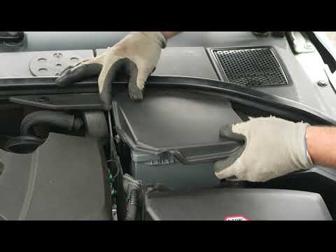 Volvo V70 - Batteriewechsel - Ausbau und Einbau