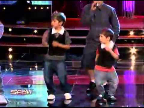 Saturday Show - Los Wachiturros and Los Wachiturritos sang together