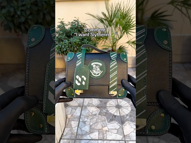 Vídeo relacionado con HARRY POTTER TOTE BAG SLYTHERIN, REFERENCIA: BWHAPOMBB008, CRU, 38 x 40 cm