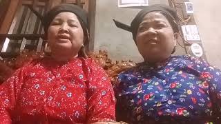 Part 1. Two Southern sisters sing sli on screen with two Thien brothers, very good performance.
