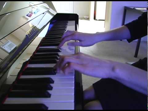 Miss Utah Playing Starcraft