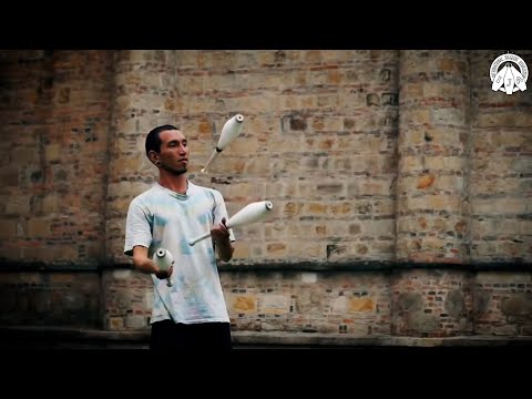 Club juggling by Jhon Fredy Suárez from Colombia | IJA Tricks of the Month