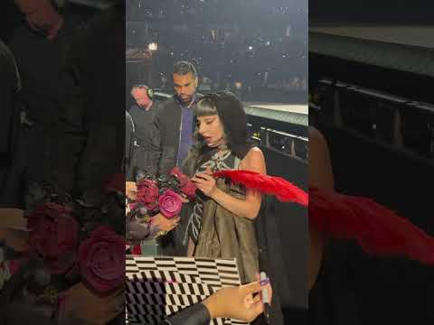 Lady Gaga Signs my arm at THE MAYHEM BALL CHICAGO (N2) #ladygaga #mayhemball #mayhemballtour