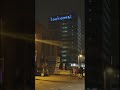 Racistische TEKSTEN geprojecteerd op STADHUIS in Eindhoven | #shorts
