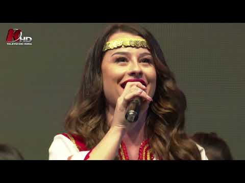 Elita Ziberi & Ballistët këndojn këngën Rrjedh me këngë e ligjerime