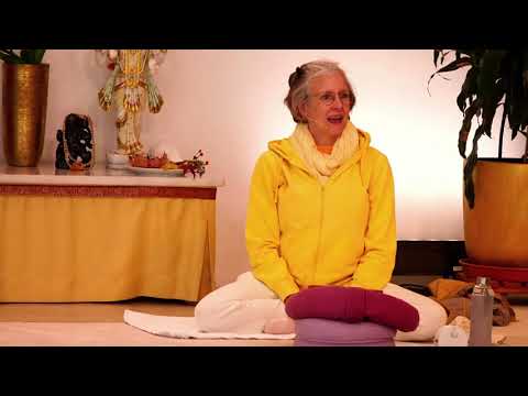 YOGA "Umkehrstellungen" mit Premala - Yoga Vidya Mittelstufe - Live 16:15 Uhr 11.10.2021