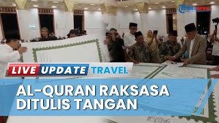 Penampakan Mushaf Alquran Raksasa di Masjid Agung Madaniah Karanganyar, Ditulis Tangan