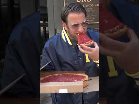 I Reviewed The First Ever Deep Dish Pizza At Pizzeria Uno