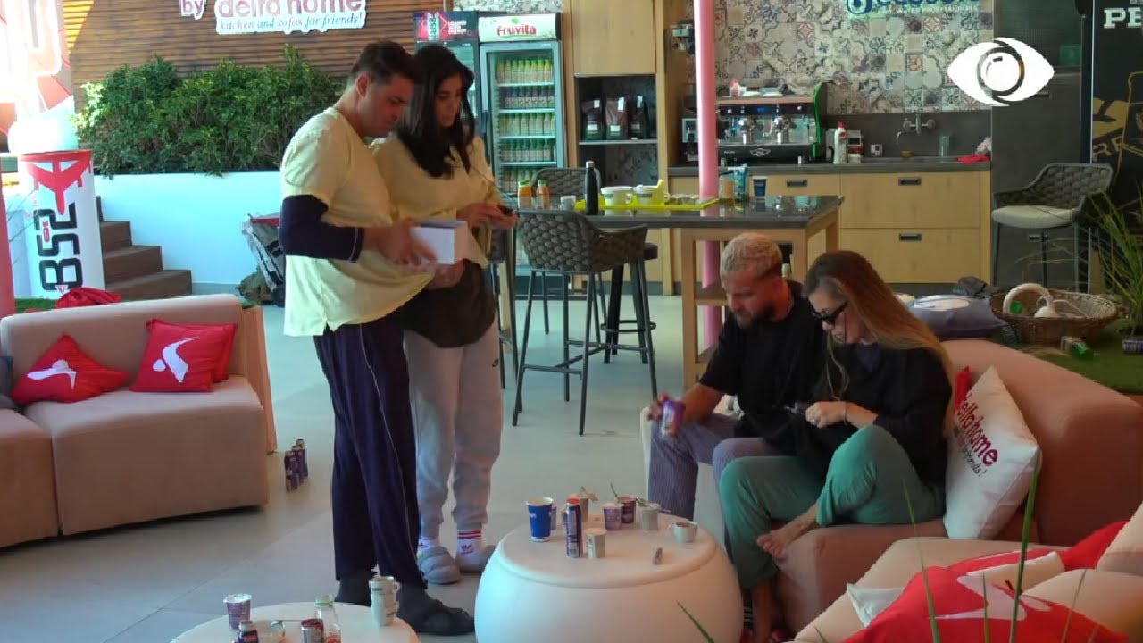 Prova Siameze/ Banorët zgjohen dyshe-dyshe