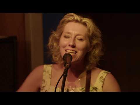 Martha Wainwright - Hole in My Heart (Live from Ursa)
