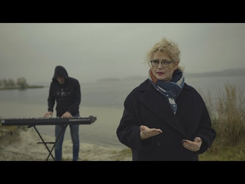 Basia eM - KOCHAJ MNIE (Official video)