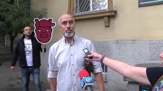 Главният прокурор Иван Гешев бе освиркан от протестиращи пред съда в Хасково