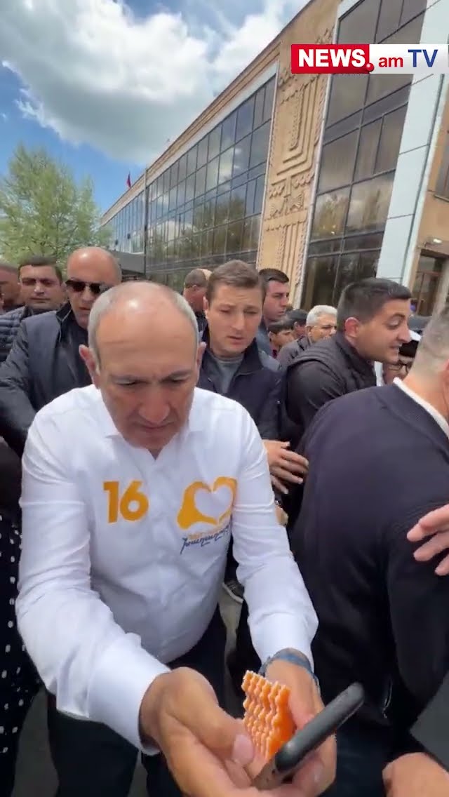 Խնդրում եմ, պարո'ն վարչապետ, ասելիք ունեմ. թիկնապահները թույլ չտվեցին սևանցիներին մոտենալ Փաշինյանին