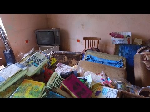 Opustené domy pod Kuneraskym zamkom - 🏚 Ivan Donoval - 2016 - www.ivandonoval.eu