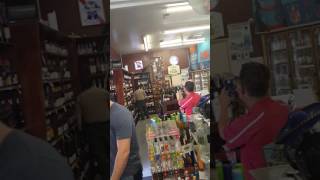 Peacock goes rogue in royal oaks liquor store. *FULL ORIGINAL VIDEO*